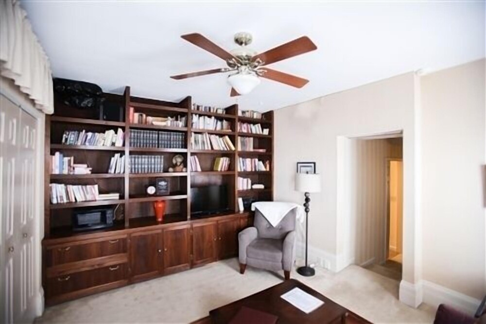 The Mount Vernon Inn - photo 24