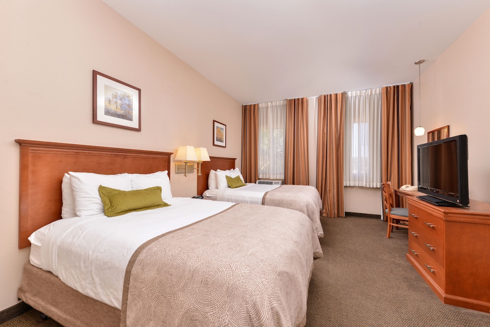 Candlewood Suites San Diego by IHG - photo 11