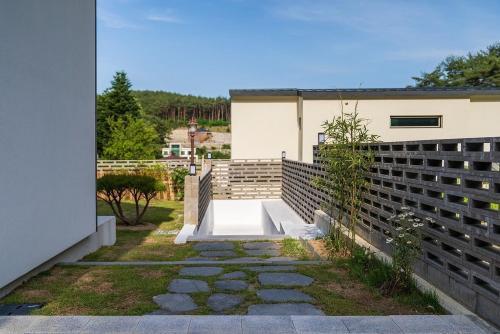 Geonhaeng Pension — 4-Star Luxury Hotel in Gangneung, South Korea