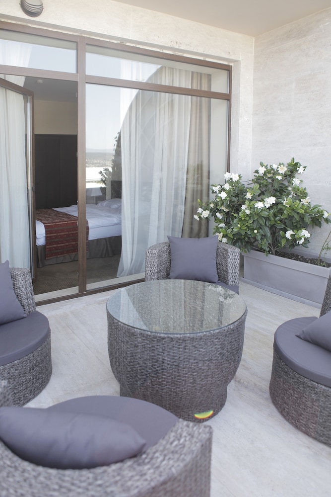 Citrus Hotel
