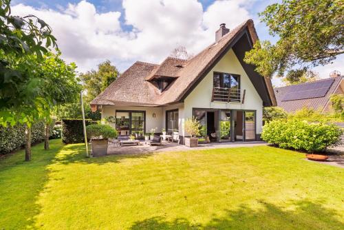 Villa Summer — 4-Star Luxury Hotel in Bergen, Netherlands
