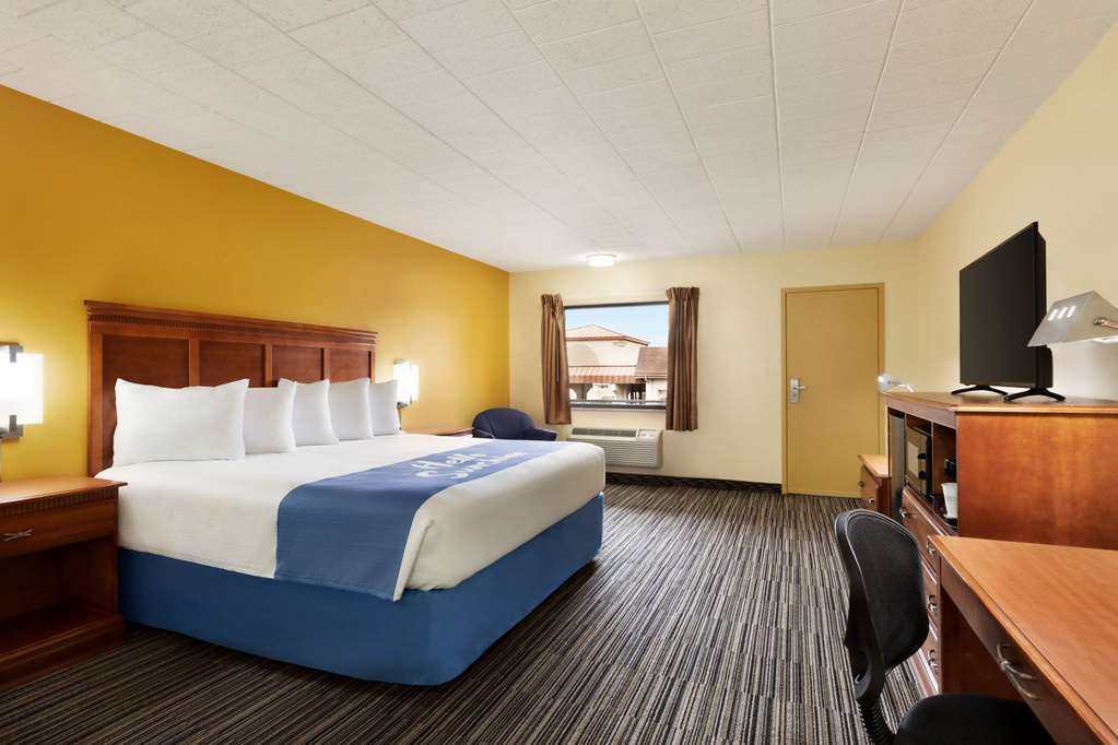 Days Inn by Wyndham Oak Ridge Knoxville - photo 14