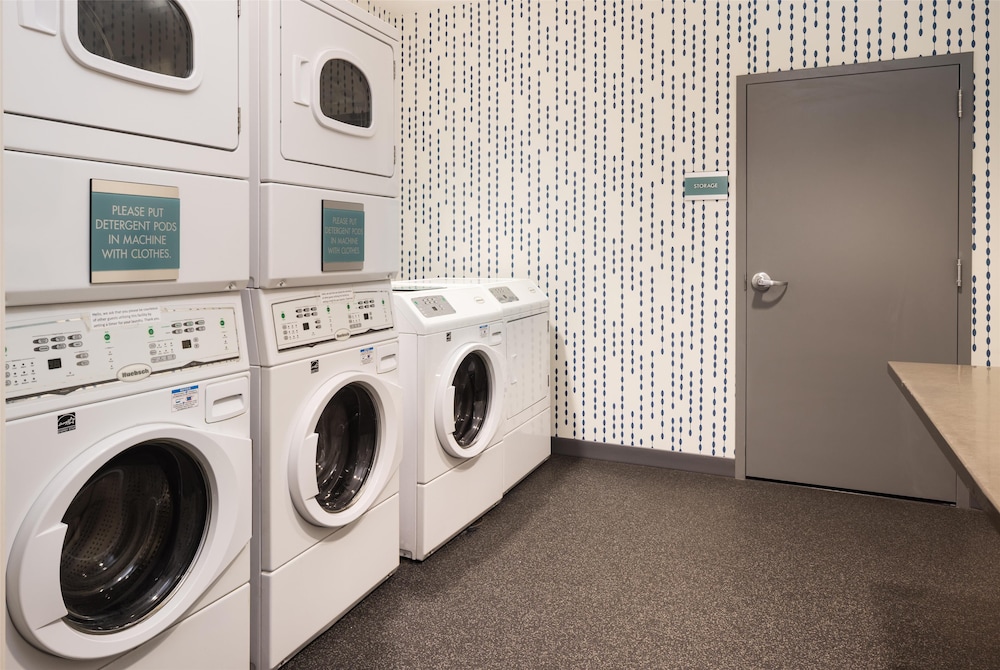 Home2 Suites by Hilton Roseville Minneapolis - photo 31