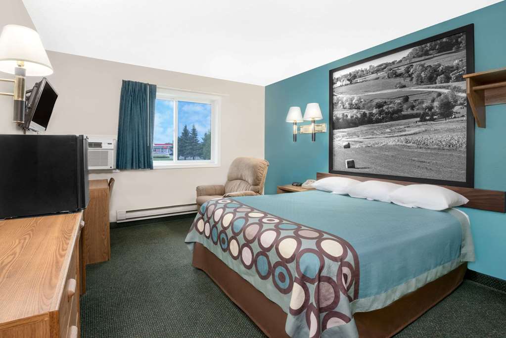 Super 8 by Wyndham Huron - photo 7