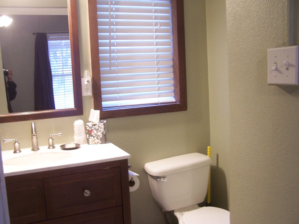 Blanco County Inn - photo 74
