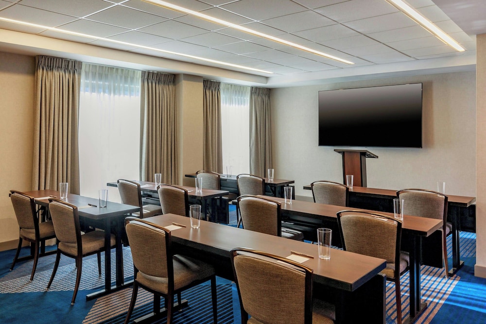 Residence Inn by Marriott Boston Back Bay Fenway - photo 61