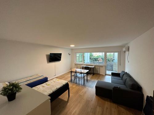 Beautiful large and great apartment with balcony in top location — 4-Star Luxury Hotel in Karlsruhe, Germany