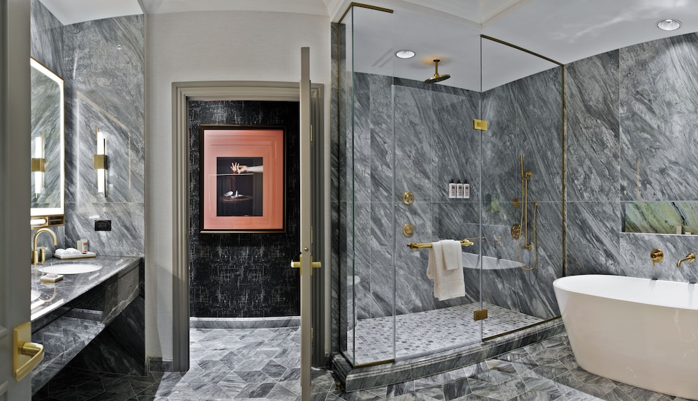 The Venetian Prestige Club Lounge - photo 19