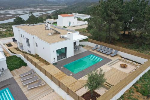 Cairnvillas Villa Flow C40 Luxury Villa with Private Swimming Pool near Beach — 4-Star Luxury Hotel in Aljezur, Portugal