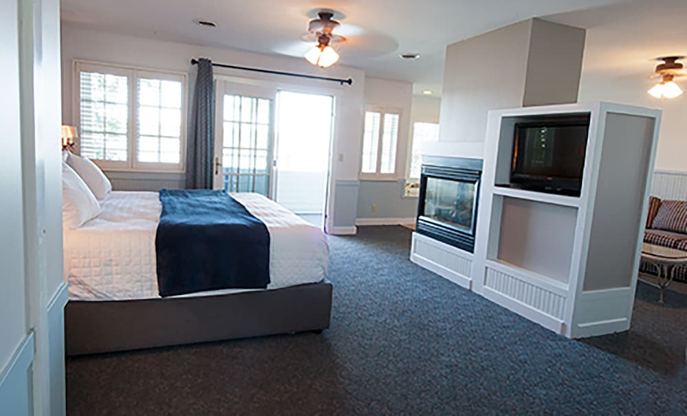 The Sand Hill Inn - photo 9