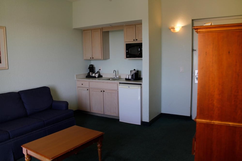 Cocoa Beach Suites - photo 27