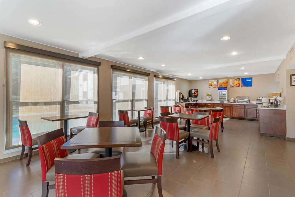 Comfort Inn & Suites near Robins Air Force Base Main Gate - photo 31