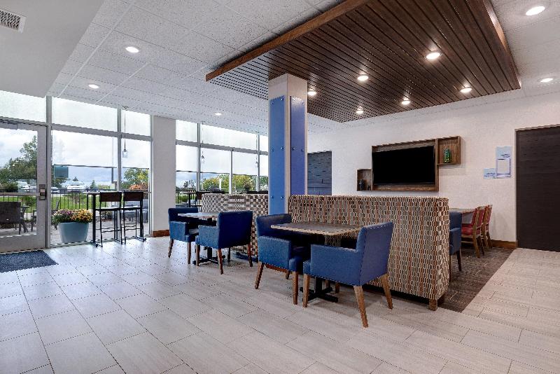Holiday Inn Express & Suites Ann Arbor University South by IHG - photo 13