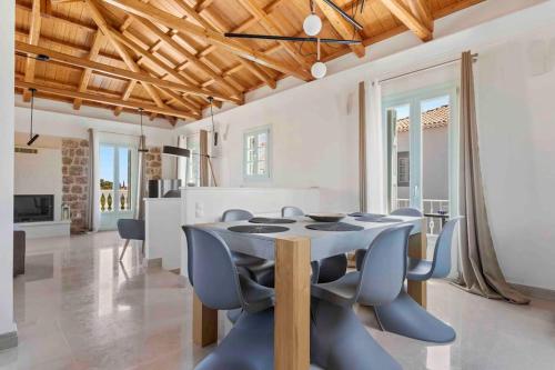 Villa Kallia — 4-Star Luxury Hotel in Spetses, Greece