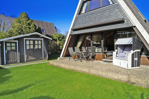 Zeltdachhaus _ 2 x TV _ ruhige Lag — 4-Star Luxury Hotel in Damp, Germany