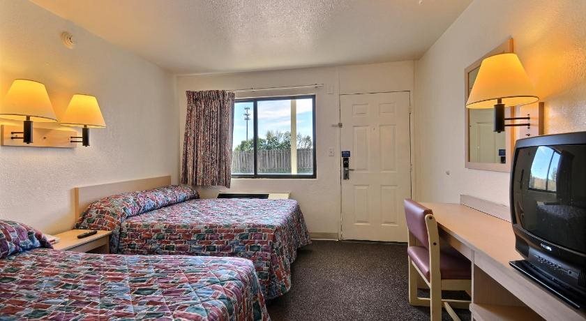 Motel 6 Indianapolis East - photo 6