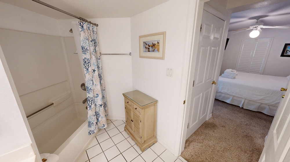 Islander Beach Resort 2005 2 Bedrooms 2 Bathrooms Condo - photo 20