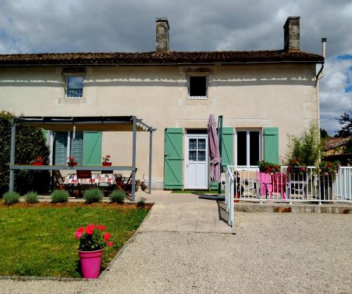 Repos et détente au cœur des richesses du Poitou — hotel in Vaux-Le-Penil