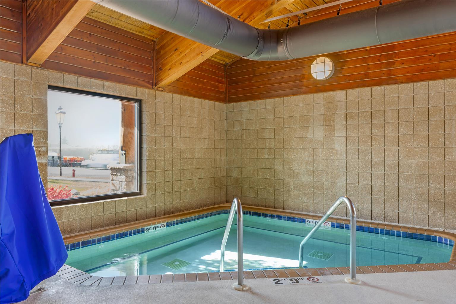 Best Western Plus McCall Lodge & Suites - photo 7