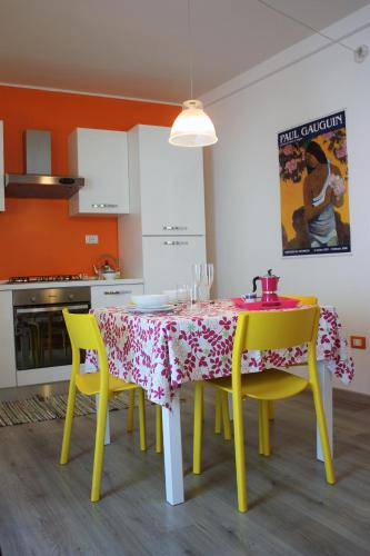 Cozy and quiet in the old town — Catania — photo 2