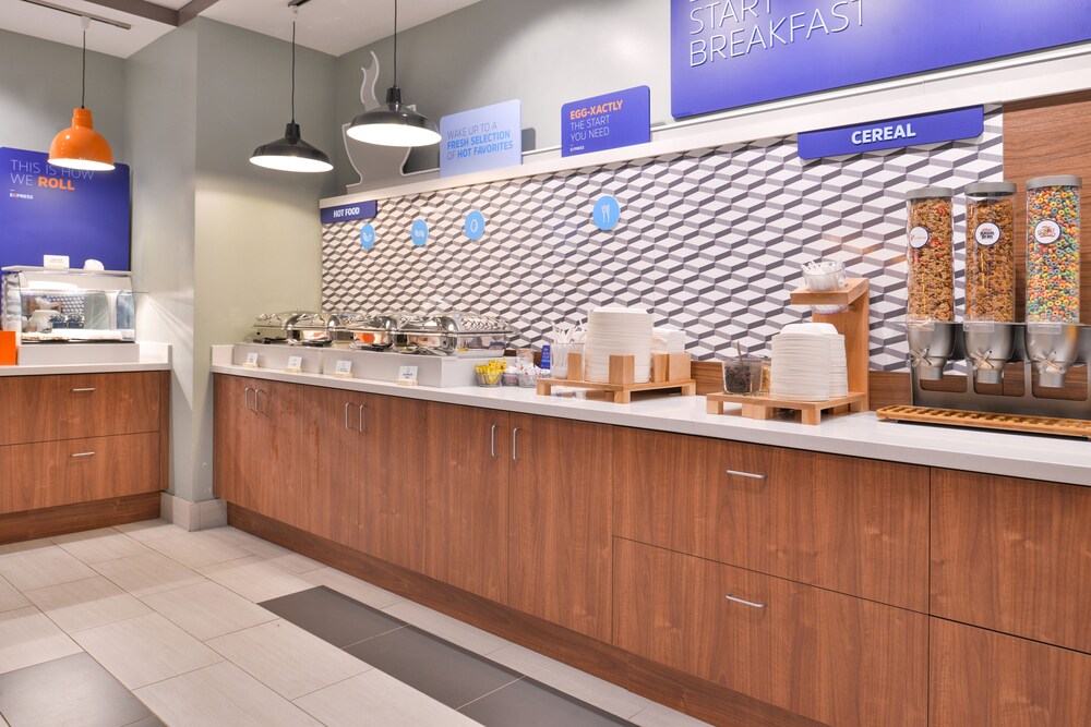 Holiday Inn Express & Suites Mall of America MSP Airport by IHG - photo 38
