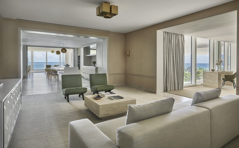 Four Seasons Hotel at The Surf Club - photo 26