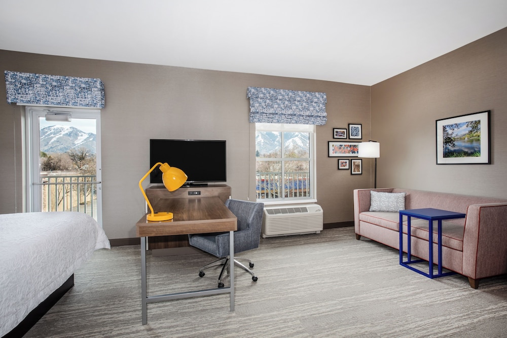 Hampton Inn & Suites Logan - photo 8