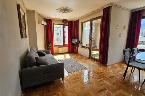 Business Park Retreat: 1BR with Mountain View — 4-Star Luxury Hotel in Sofia, Bulgaria