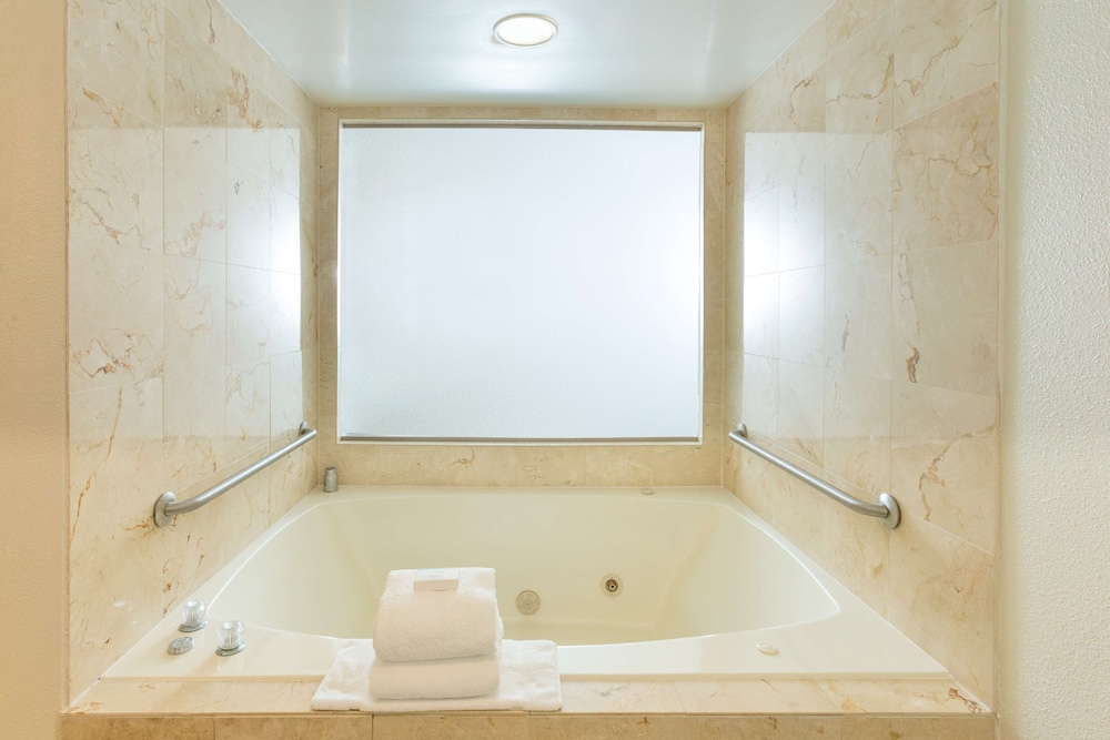 Hilton Garden Inn Daytona Beach Airport - photo 68