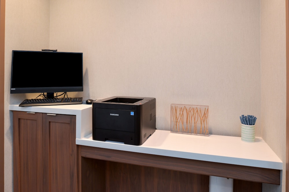 Fairfield Inn & Suites by Marriott Arlington Six Flags - photo 44