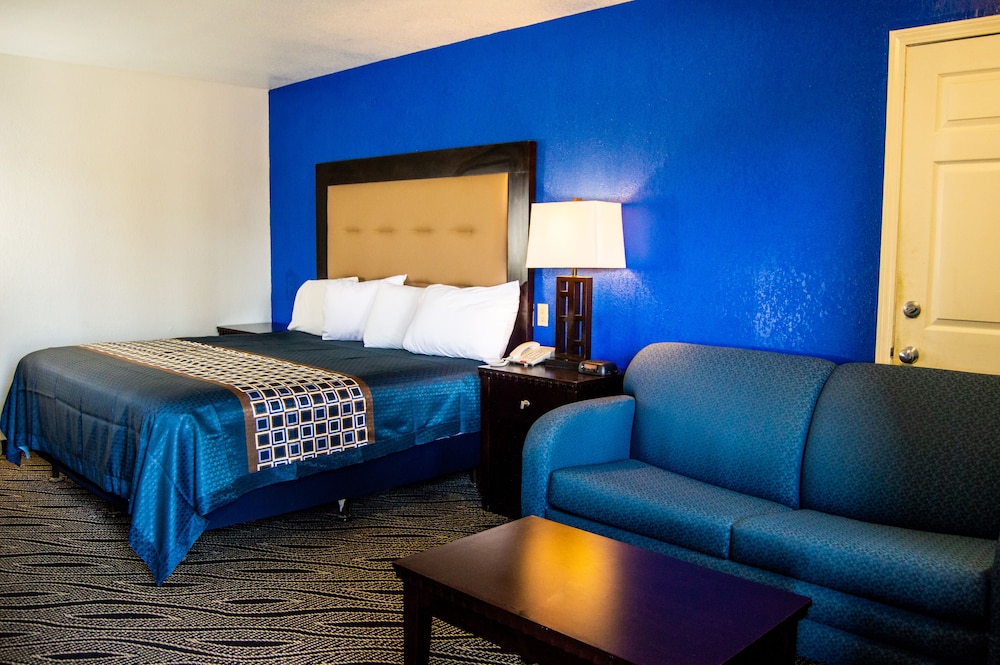 Blue Jay Inn and Suites - photo 9
