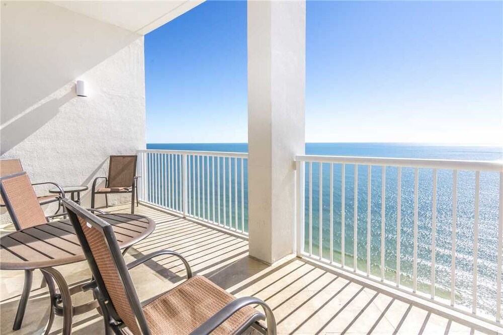 Island Tower 2602PH 4 Br Condo - photo 19