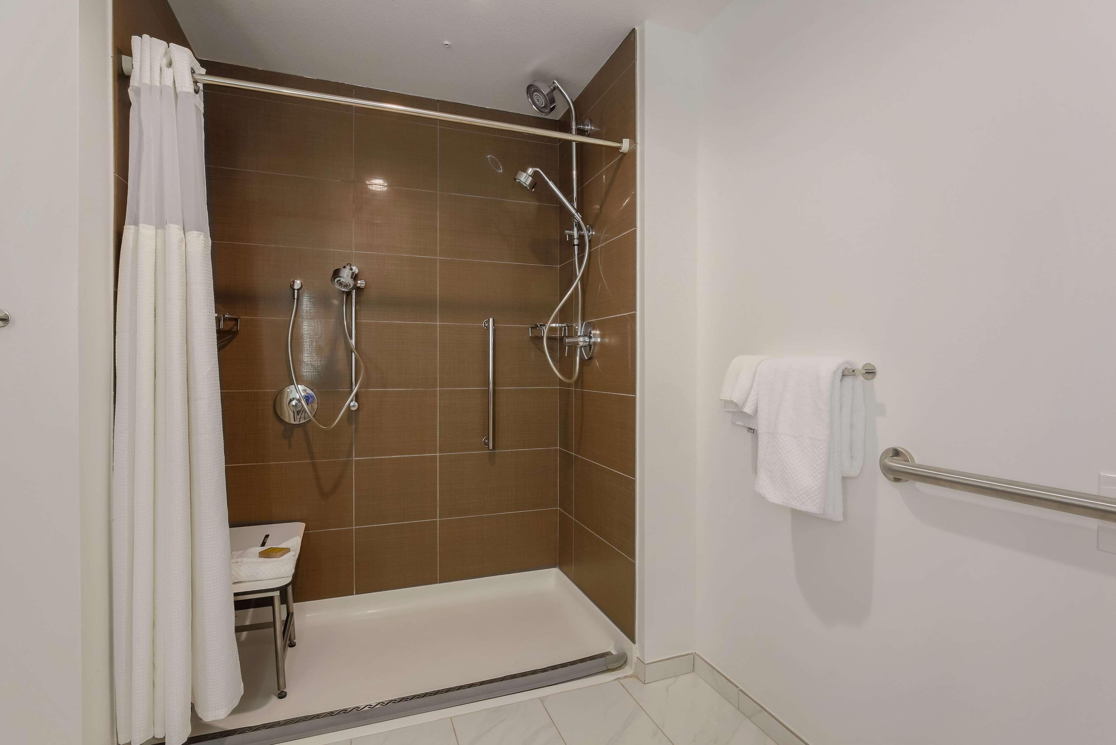 DoubleTree Suites by Hilton Sacramento Rancho Cordova - photo 52