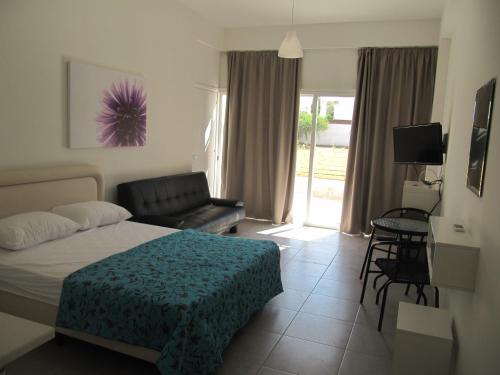 Sunny Holiday Apartments