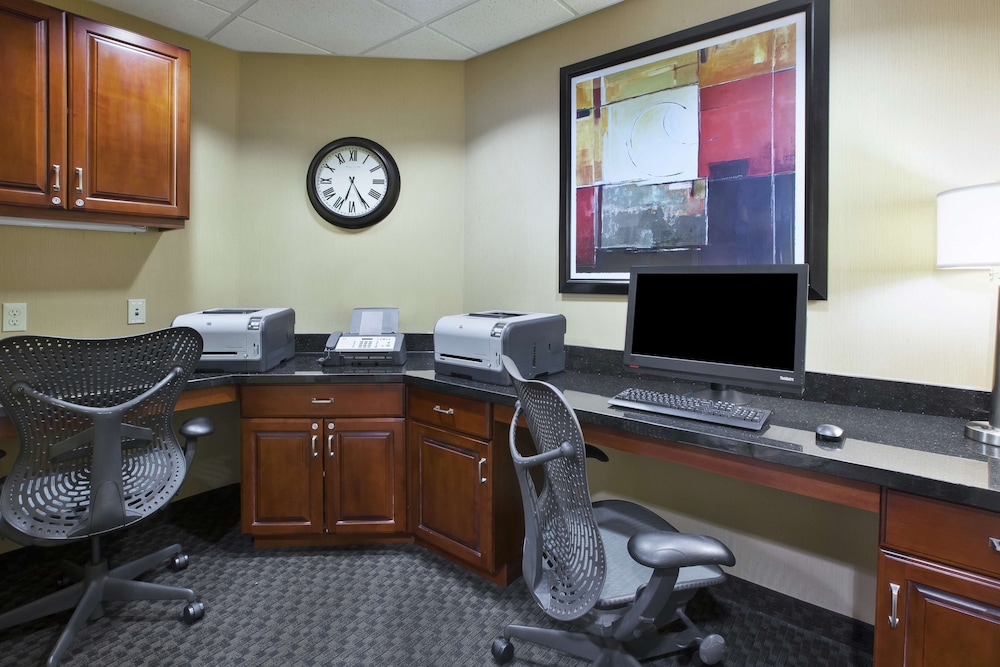 Hampton Inn & Suites Wichita Northeast - photo 25