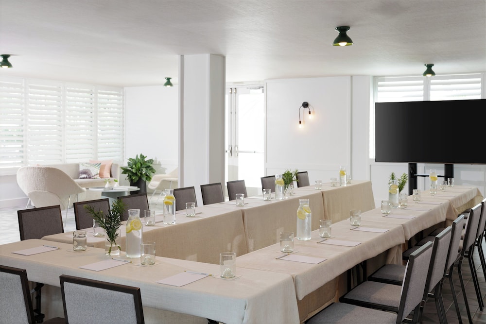 Kimpton Surfcomber Hotel by IHG - photo 99