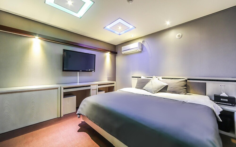 Yangsan Seoksan S in Yangsan, South Korea