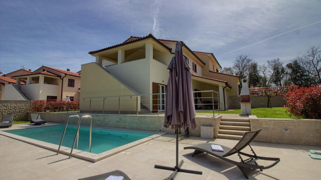 Charming Villa Aurora with Private Pool 200m From the Beach for Up To 10 Persons Wiibuk — 4-Star Luxury Hotel in Medulin, Croatia