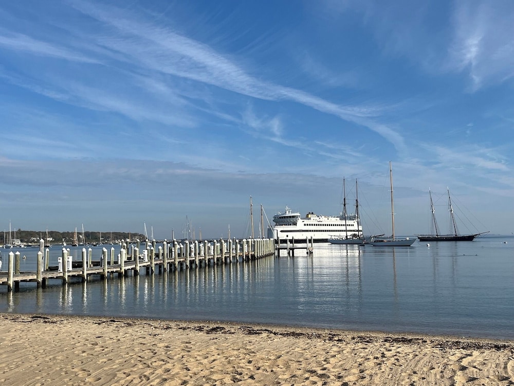 Vineyard Harbor Motel Private Beach - photo 373
