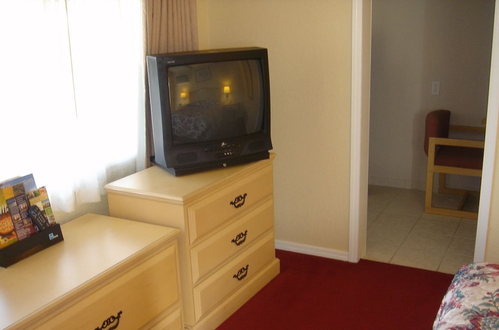 Tri Valley Inn and Suites Pleasanton - photo 18