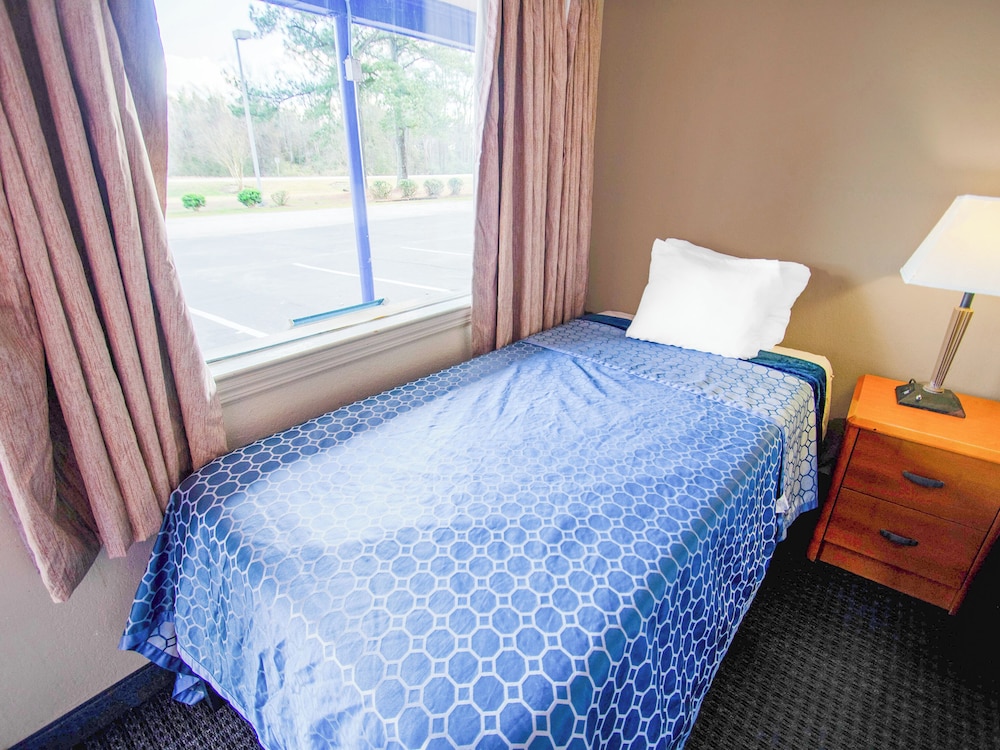 Sportsman's Inn Plymouth 252 793 3095 - photo 15