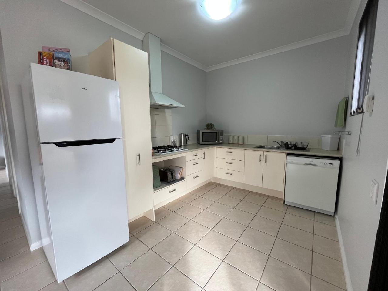 Unit 4 3 Mouarn St Carey Park — Glen Iris — photo 2