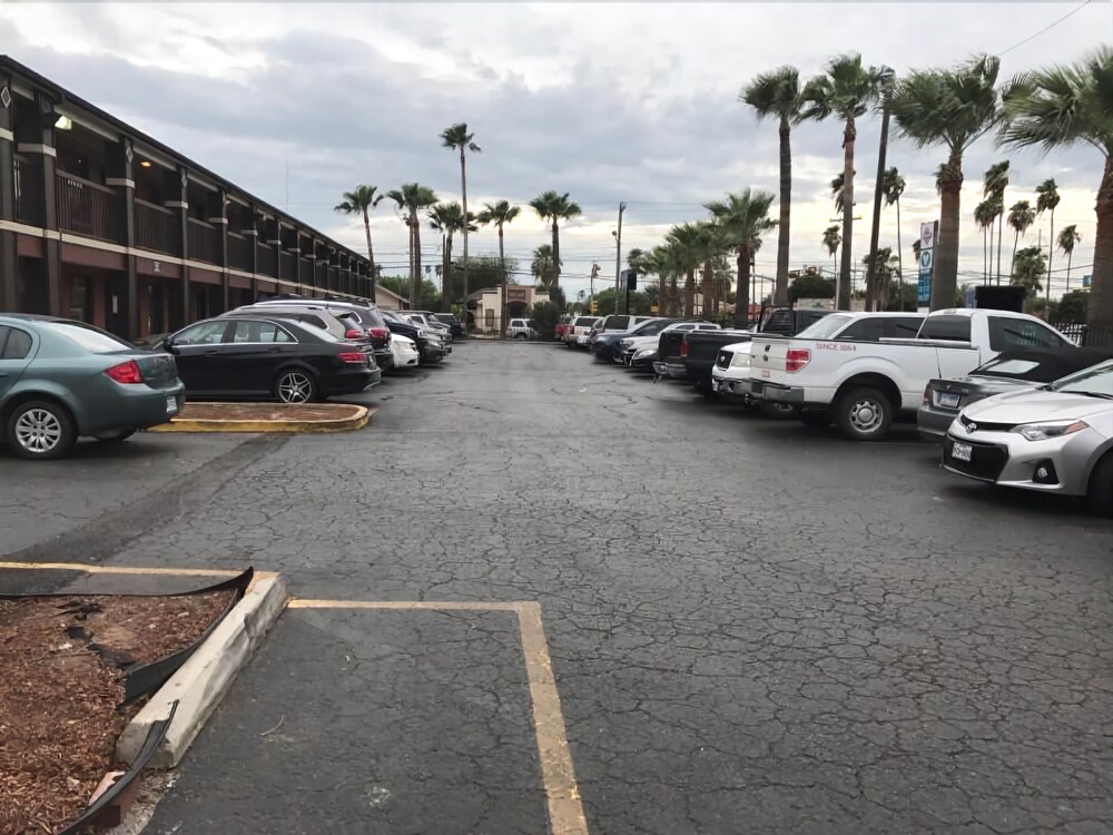 Sky Palace Inn and Suites Laredo - photo 46