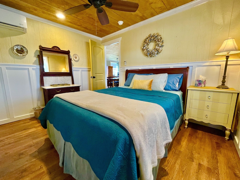 The Alexander at Creek Road - photo 6