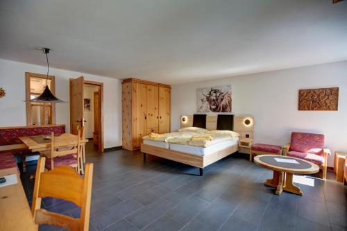 Chesa Munteratsch 1 Zimmerwohnung 306 Typ B — 4-Star Luxury Hotel in Silvaplana, Switzerland