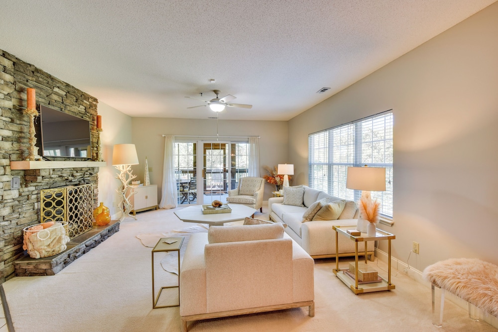 Kingwood Resort Condo with Golf Course Views - photo 5