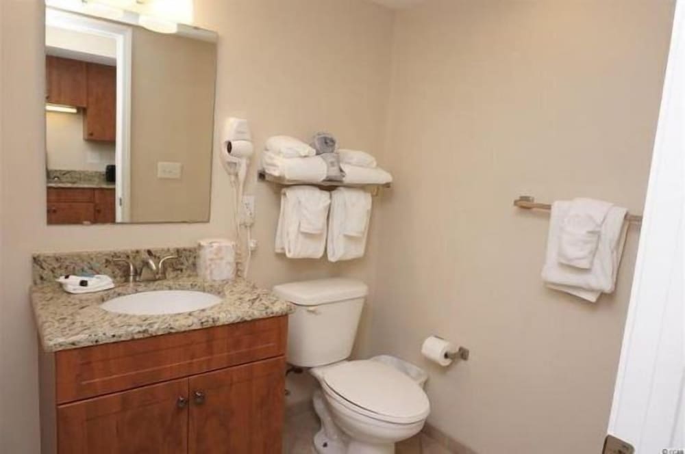 Towers On The Grove Condo - photo 14
