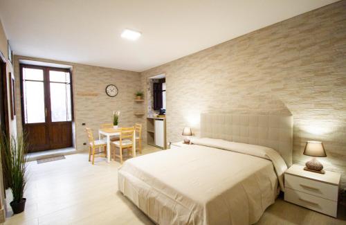 Kleosuite Iris Opera Ortigia — 4-Star Luxury Hotel in Siracusa, Italy
