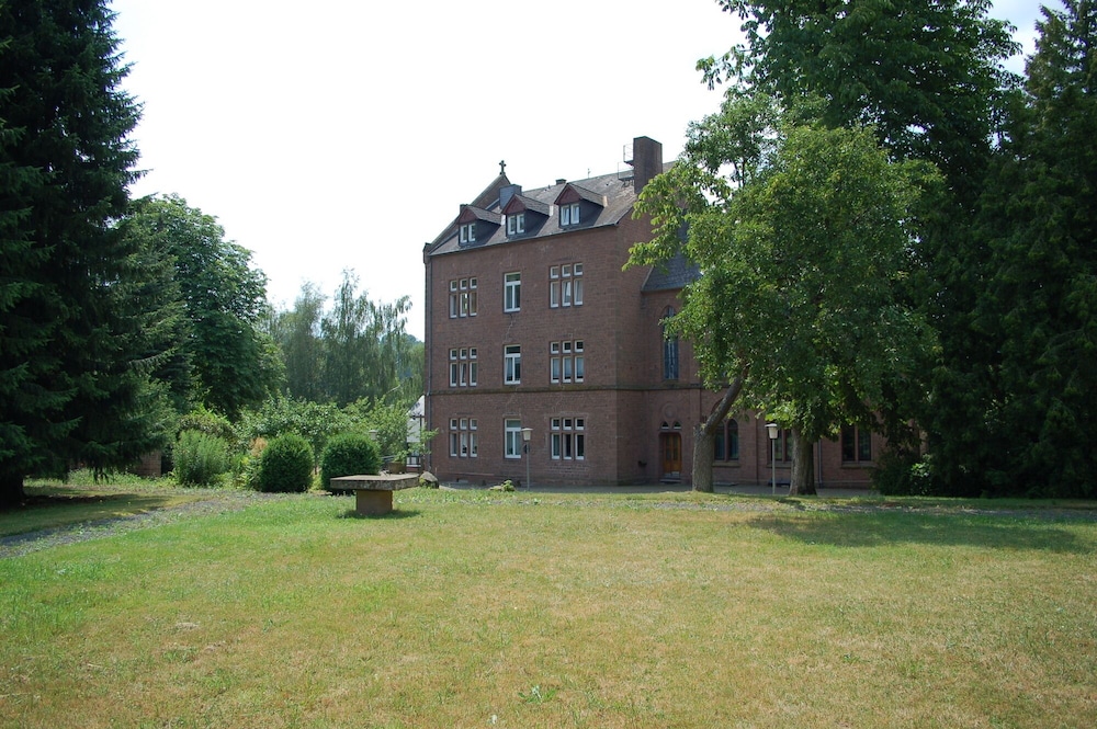 Stiftsberg Bildungs und Freizeitzentrum — hotel in Kyllburg