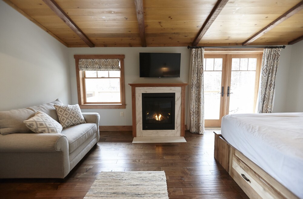 Seesaw's Lodge - photo 8